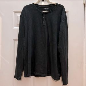 Men’s lucky brand XL Henley shirt